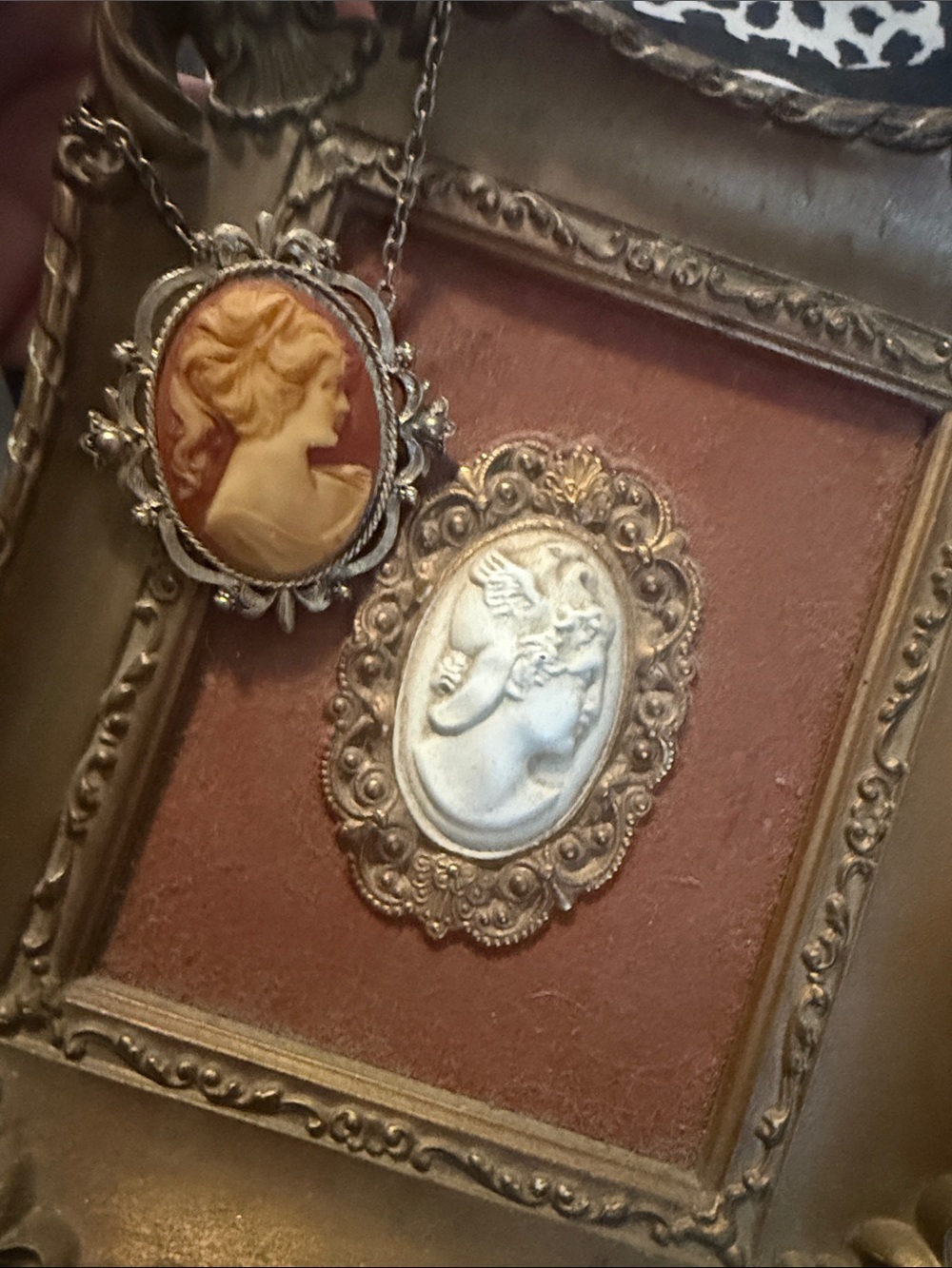 Vintage Syroco Victorian Portrait & Victorian Brooch Pendant Necklace